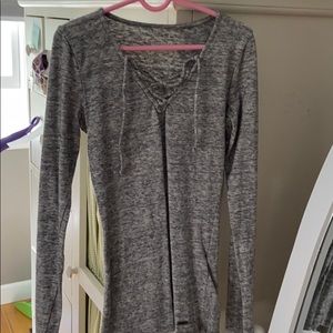 Cross up long sleeve tee